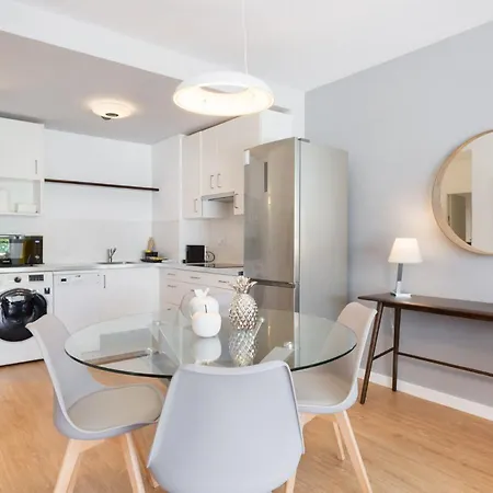 Pool & Sea Terrace Luxury, Comfort, Unbeatable Location Apartmán *